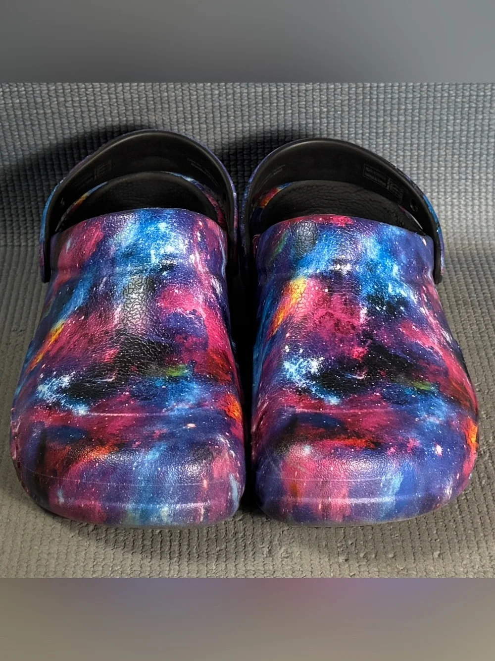 Crocs Bistro Graphic Slip Resistant Work Clogs Galaxy Print Men Sz 9 Women Sz 11
